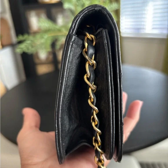 CHANEL Black Lambskin Full Flap Shoulder Bag - Picture 5 of 17